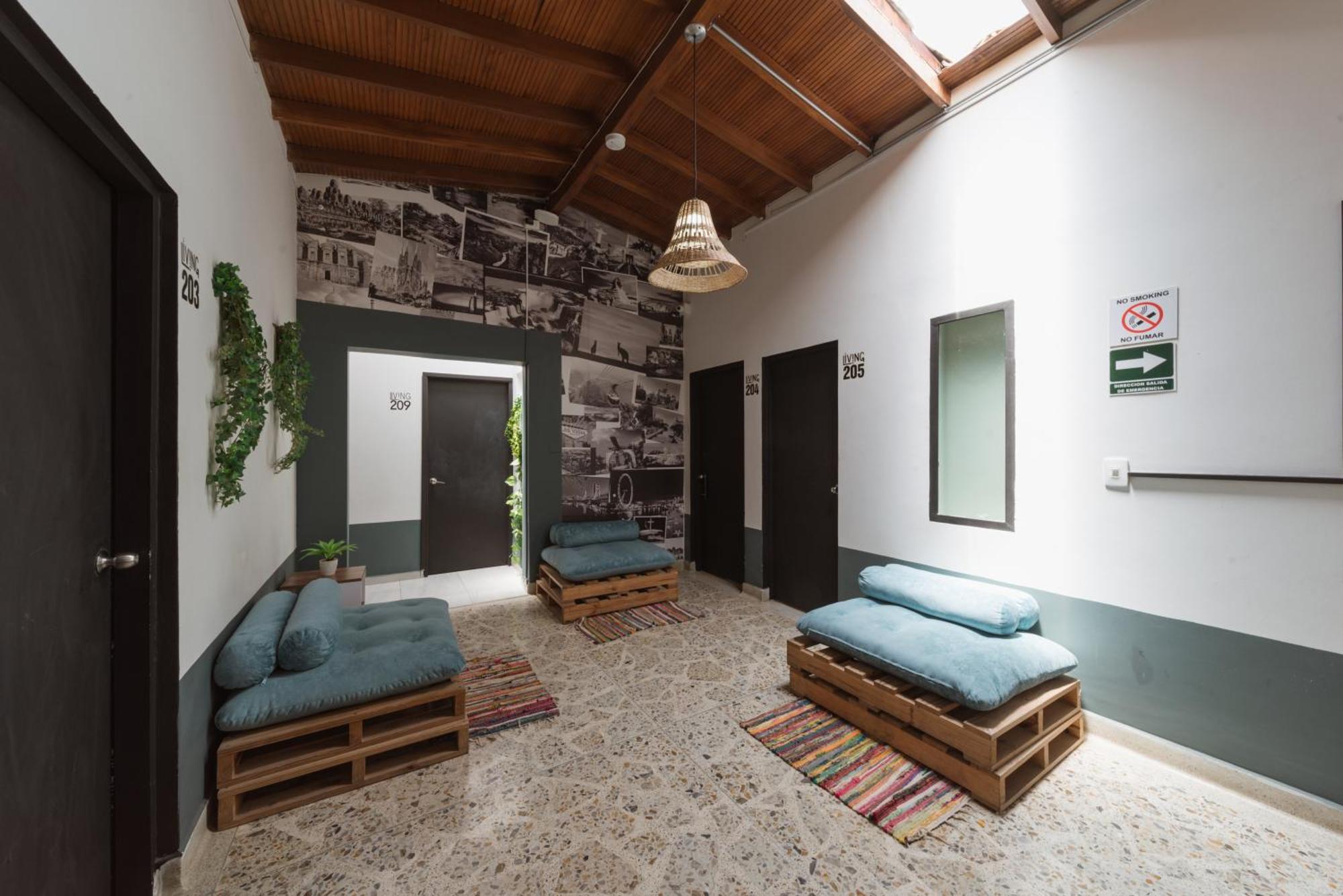 Living Hostel Medellín Eksteriør bilde