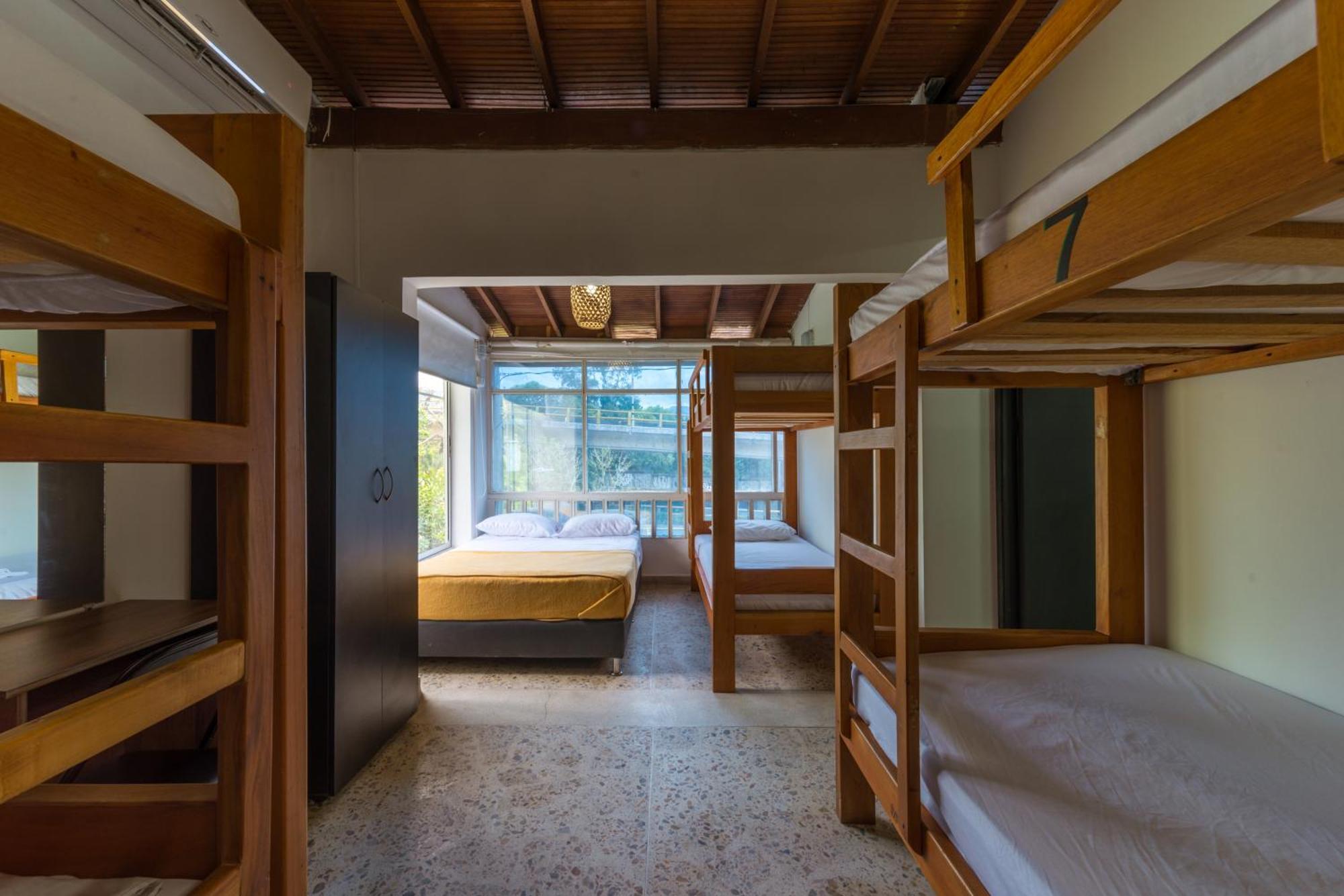Living Hostel Medellín Eksteriør bilde