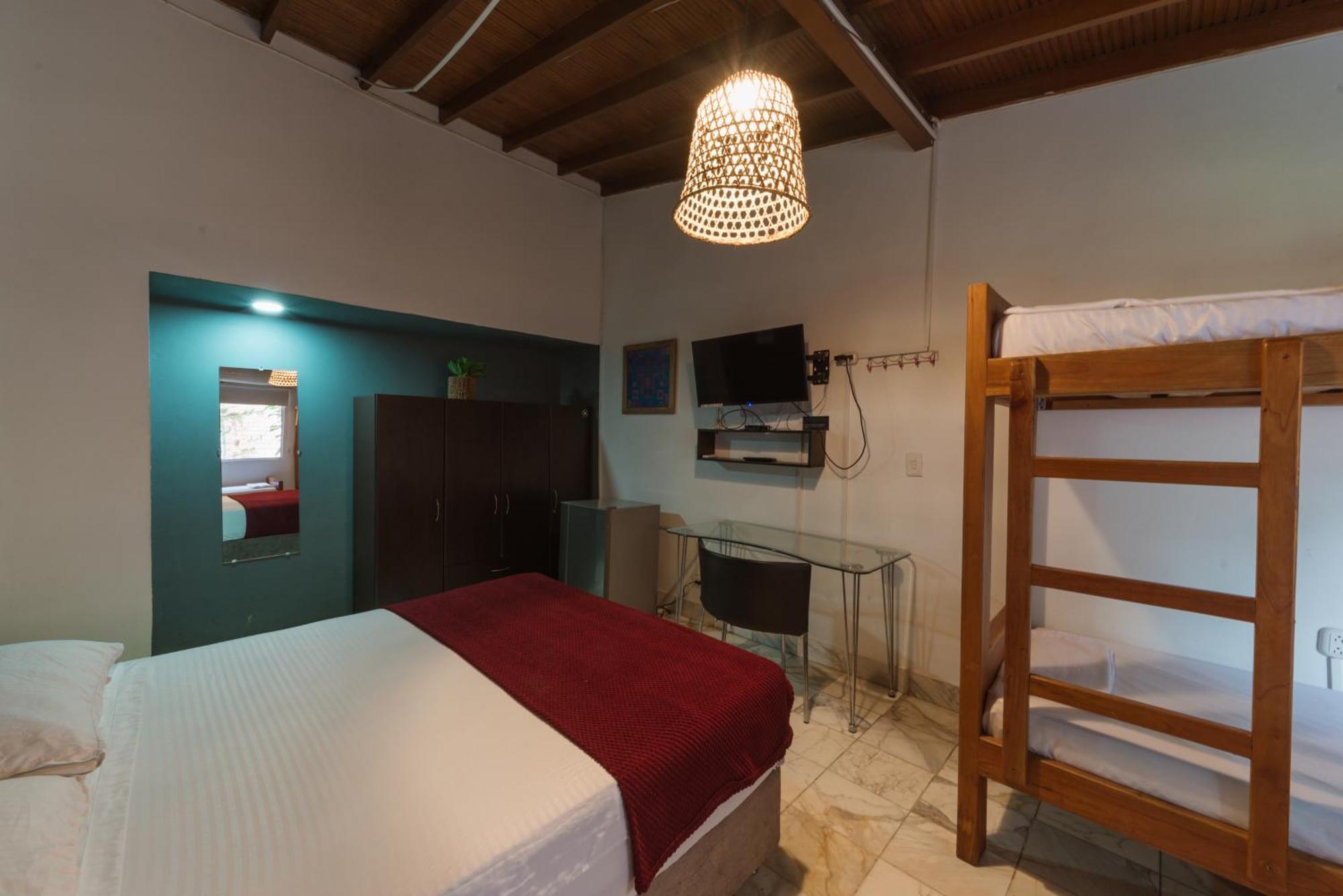 Living Hostel Medellín Eksteriør bilde